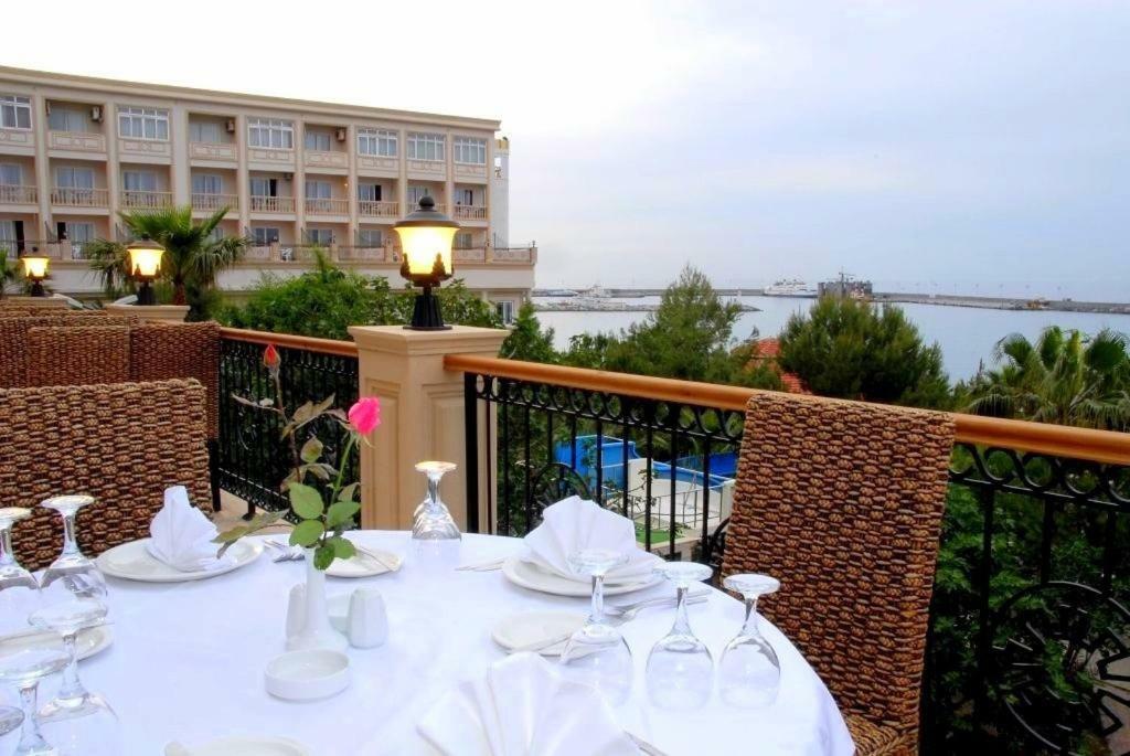 Oscar Beachfront Resort & Spa & Casino Kyrenia  Exterior foto