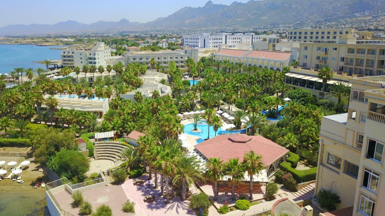 Oscar Beachfront Resort & Spa & Casino Kyrenia  Exterior foto